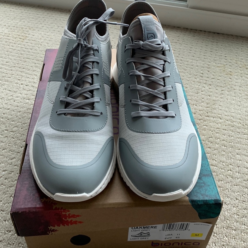 NWT bionico gym shoes